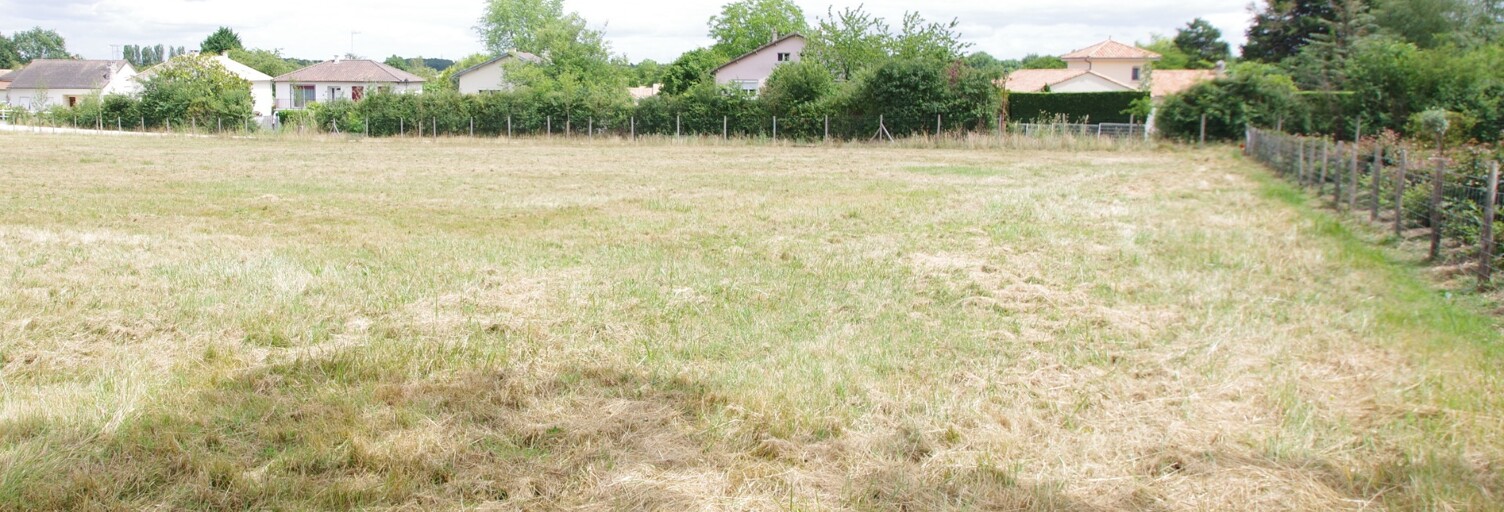 Terrain  1070 m² à vendre à Savigny-Lévescault (86800)