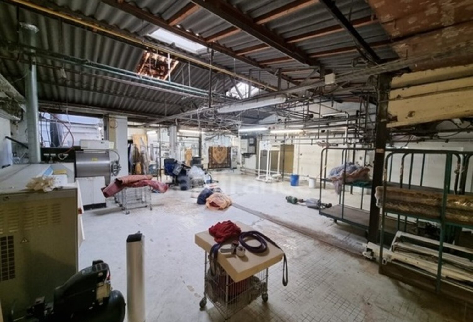 Entrepot + bureau à louer ATHIS MONS (91) — photo 1