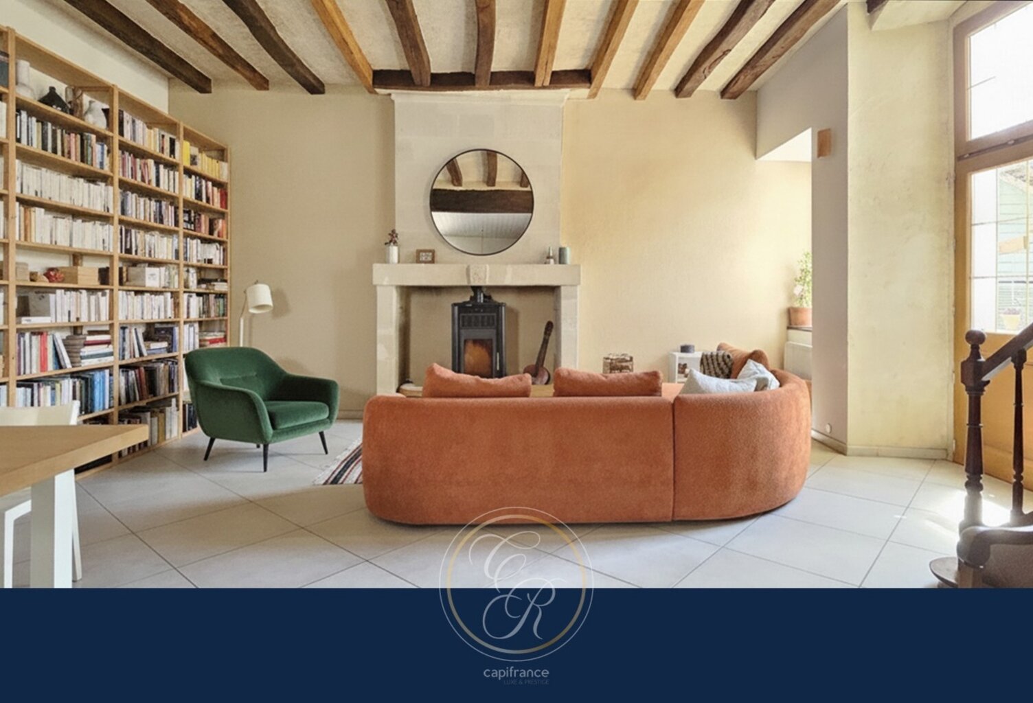 Maison de caractère au cœur d'un village ligérien - Volumes, charme et multiples possibilités — photo 1