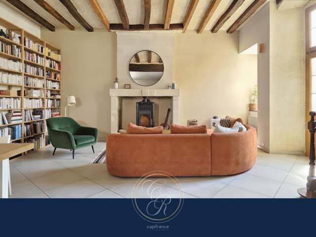 Maison de caractère au cœur d'un village ligérien - Volumes, charme et multiples possibilités — photo du bien
