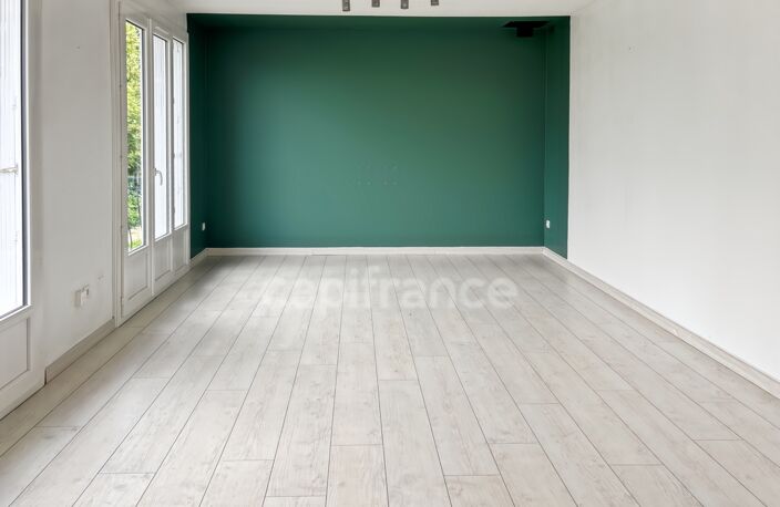 LE MANS Quartier Maillet-Bellevue Maison sur sous sol 4 chambres — photo 5