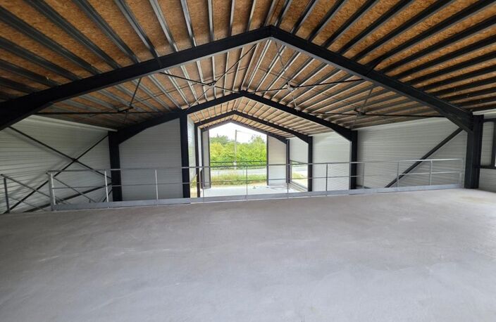 ST-PIERRE D'OLERON (17), A VENDRE emplacement N°1, Grand Bâtiment commercial neuf 396m² sur terrain 1.250m² — photo 5