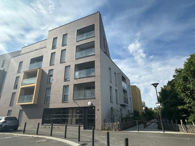EXCLUSIVITÉ – Appartement récent, balcon, parking et gare à pied : un 2 pièces prêt à vivre ! — photo du bien