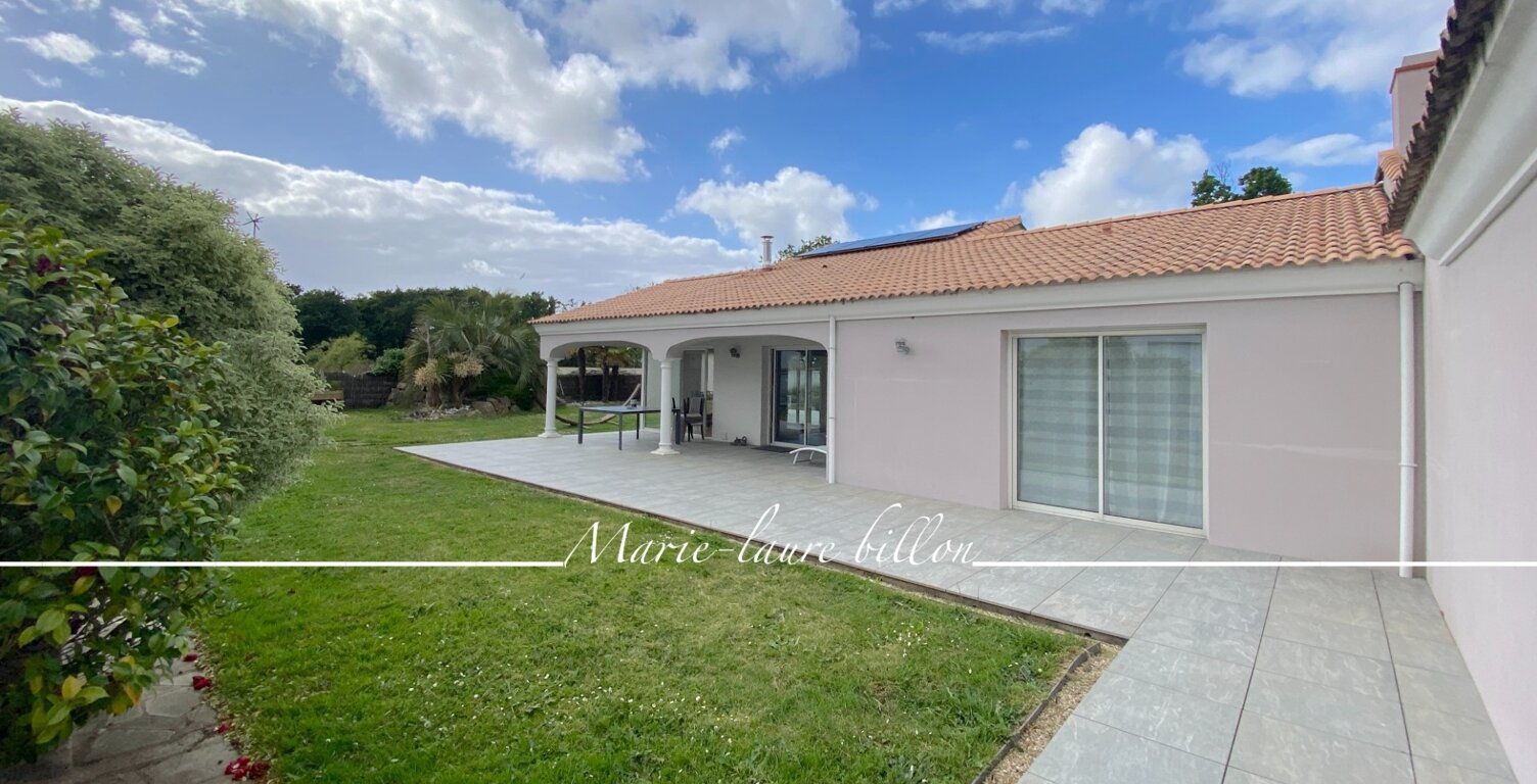 Maison à vendre 5 pièces, plain pied 3 chambres+bureau de 1998 avec 3 garages, parcelle 1345 m2 clos — photo 1