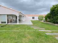 Maison à vendre 5 pièces, plain pied 3 chambres+bureau de 1998 avec 3 garages, parcelle 1345 m2 clos — photo 2
