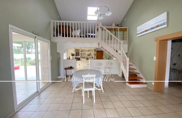 Maison à vendre 5 pièces, plain pied 3 chambres+bureau de 1998 avec 3 garages, parcelle 1345 m2 clos — photo 5