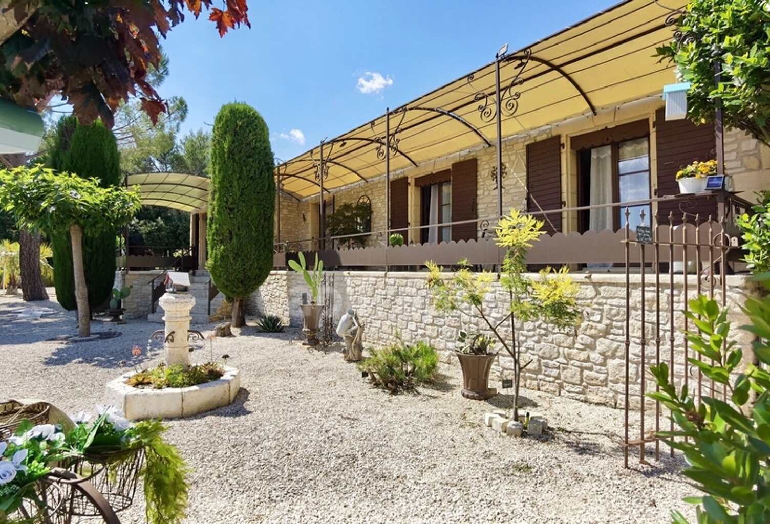 Maison à vendre Villa T6 de Plain-pied avec Piscine et grand terrain à 10mn d'Uzès — photo 1
