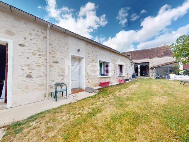 Maison - 6 pièces - 4 chambres — photo du bien