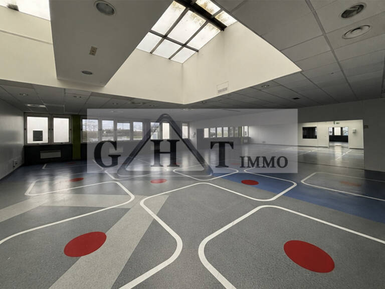 ENTREPOT 445M2 A LOUER EVRY COURCOURONNES — photo 1