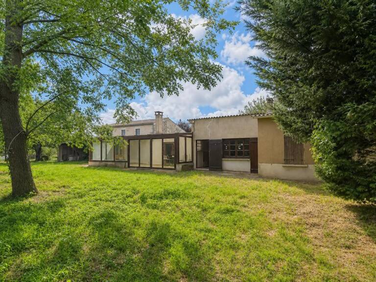 Maison de plain-pied sur un magnifique terrain — photo 1