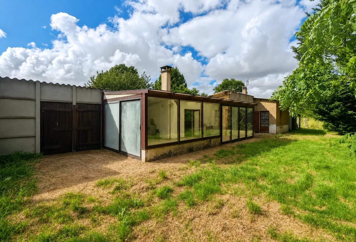 Maison de plain-pied sur un magnifique terrain — photo 1
