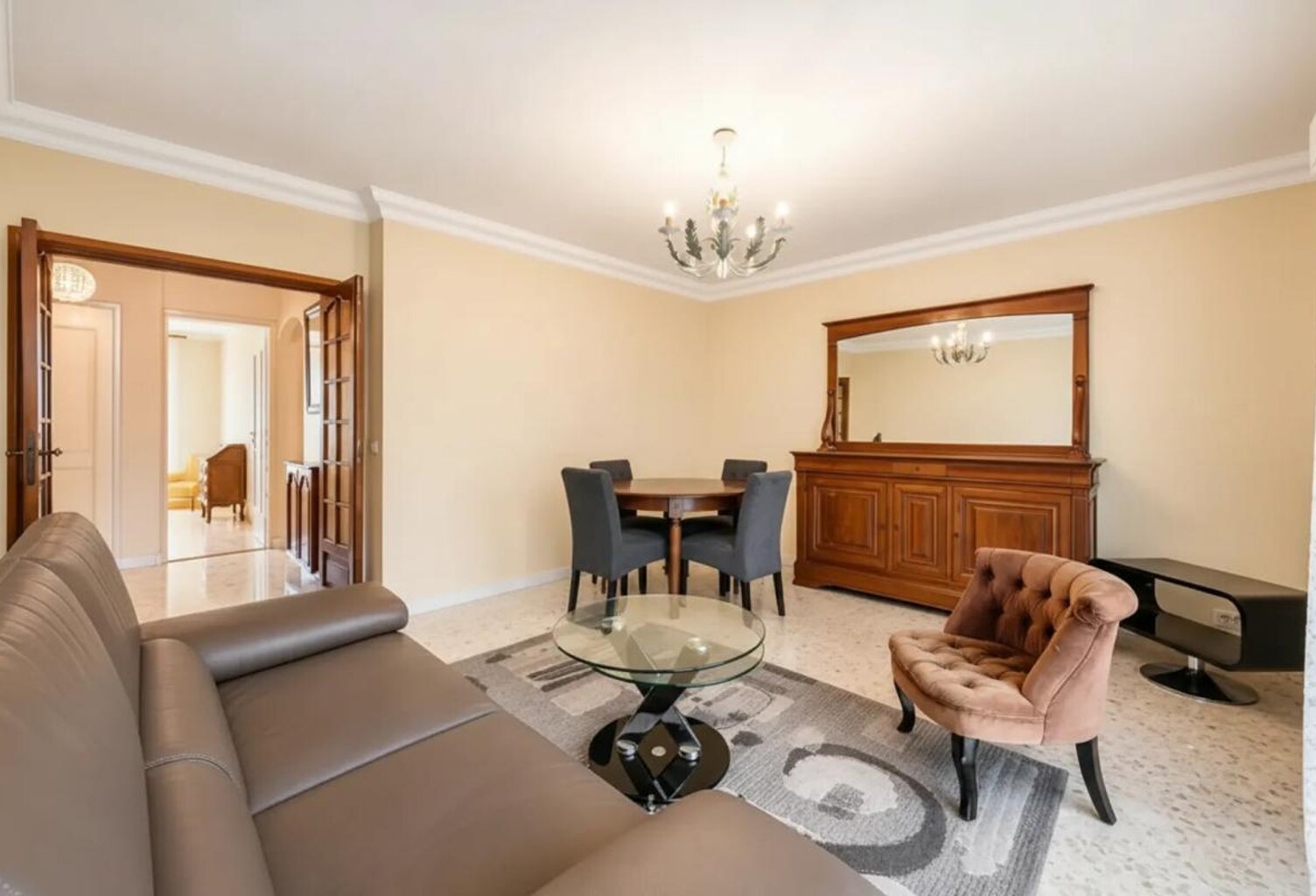 Appartement 3 pièces de 70 m² -  Le Cannet — photo 1