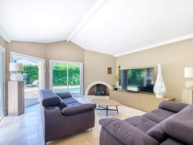 Ecully Rare Maison dans un écrin de verdure avec piscine et — photo du bien