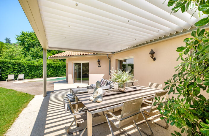 Ecully Rare Maison dans un écrin de verdure avec piscine et — photo 4