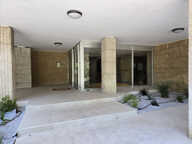 LES ALPILLES - T2/3 82 M2 - VUE MER - TERRASSE - PISCINE - — photo 4