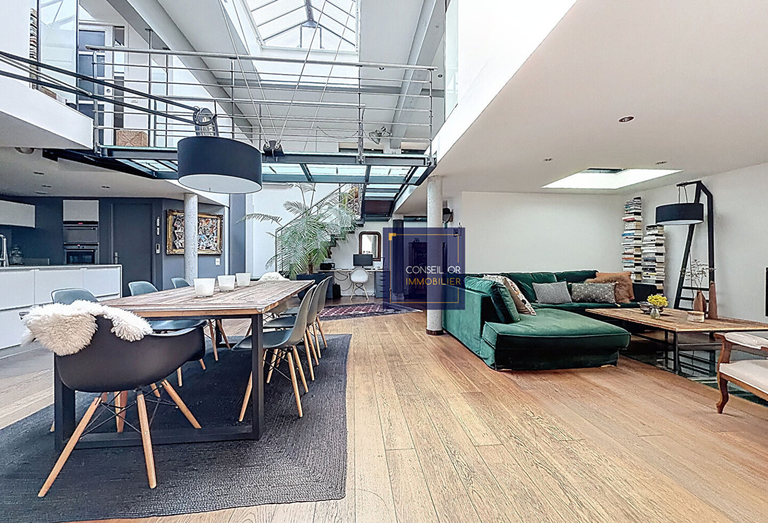 Loft atypique 180m2 - Jardin privatif - proximité immédiate  métro B Lyon Gerland — photo 1