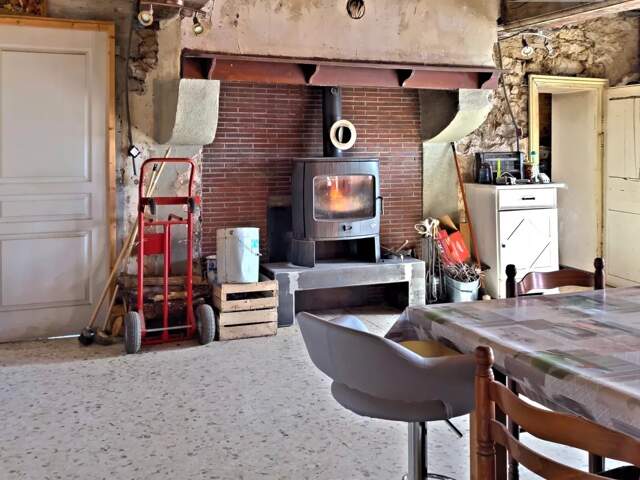 VENDRE MAISON ANCIENNE A RENOVER SUR 3208m² DE TERRAIN-21390 DOM — photo du bien