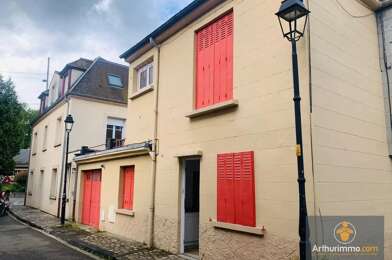 Maison  620 €