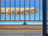 FRONT DE MER - LES PIEDS DANS L'EAU - ROQUEBRUNE-CAP-MARTIN — photo 3