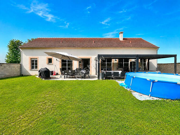 Maison plain-pied 6 pièces à vendre à Viarmes - 474 000  — photo 1