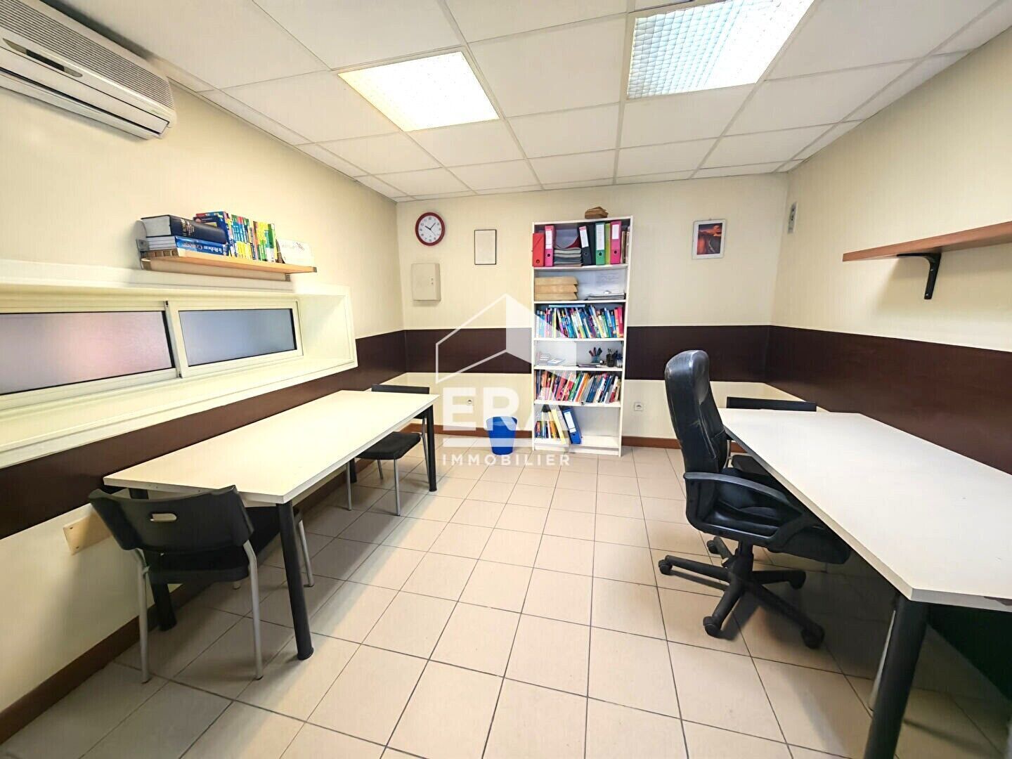 Marseille 4eme Local commercial 56 m²