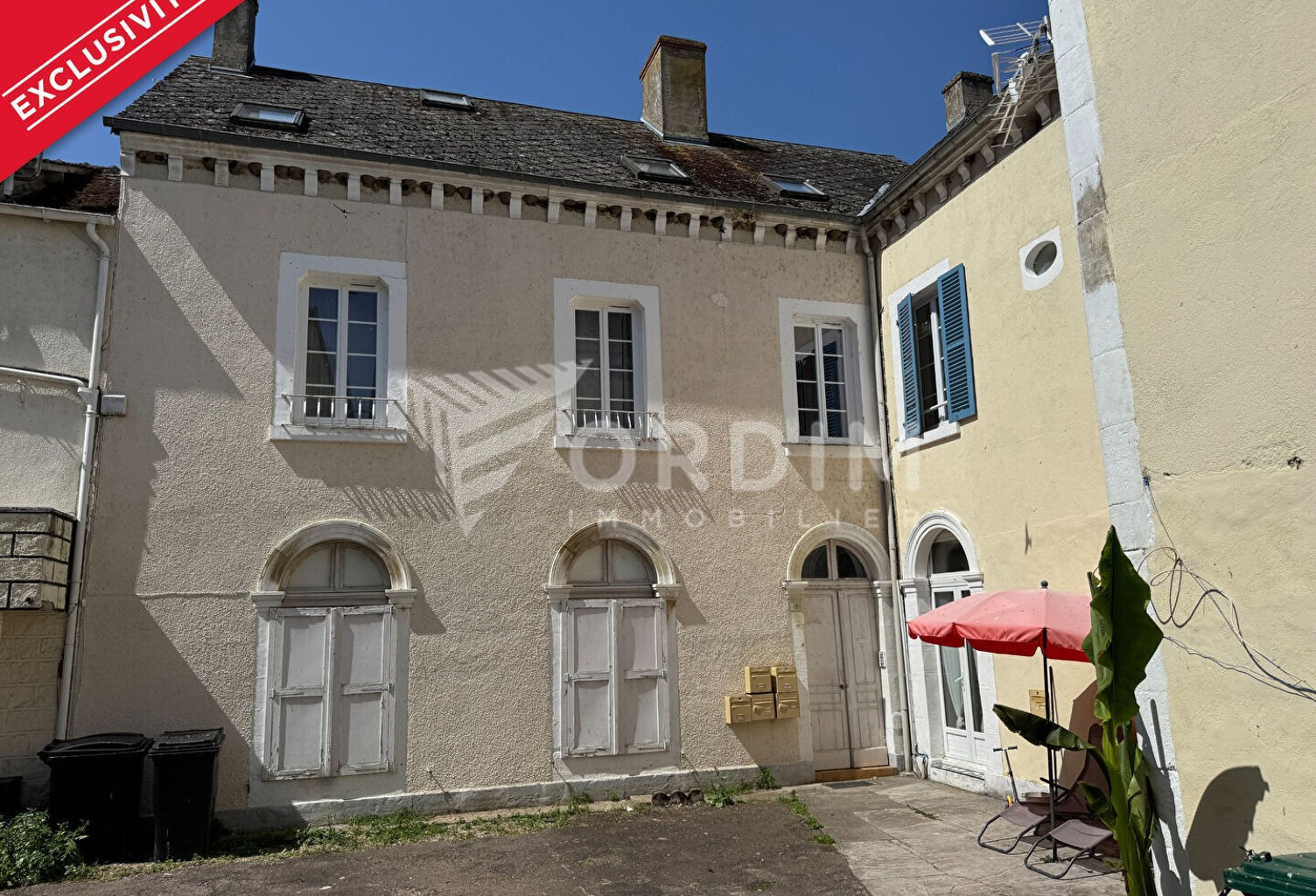 POUILLY SUR LOIRE Immeuble de rapport comprenant 5 appartements — photo 1