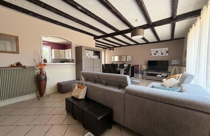 Maison - 117m² - Dangé-Saint-Romain — photo 4