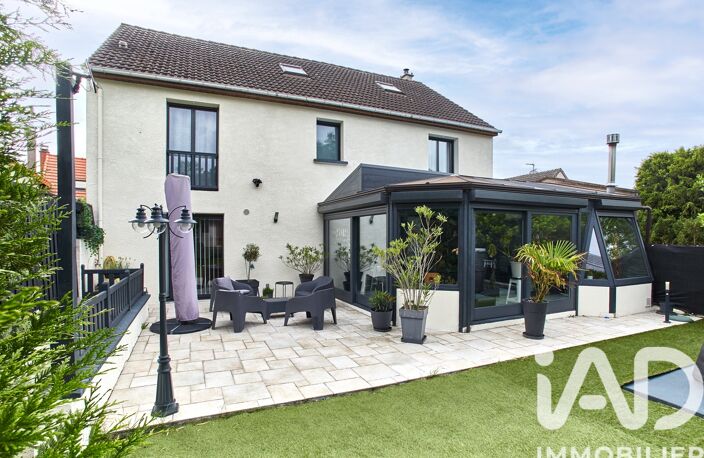 Vente Maison/villa 7 pièces — photo 2