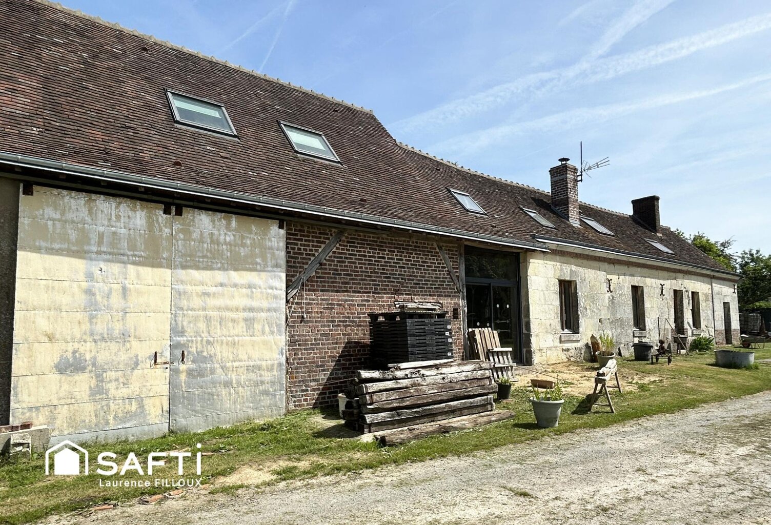 Longère en cours de rénovation sur 2 hectares — photo 1