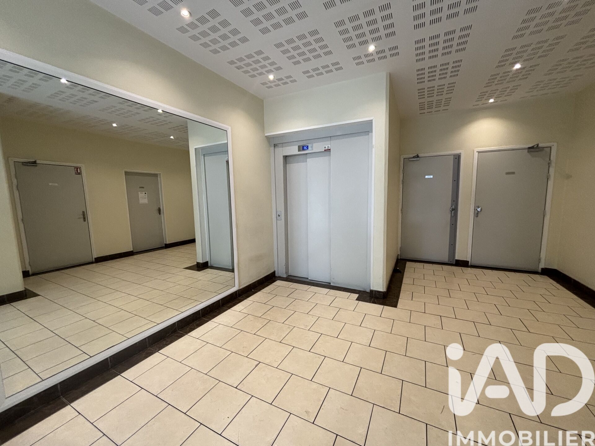 Vente Appartement 3 pièces - Photo 2