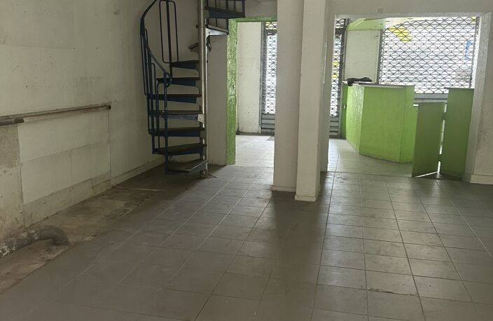 Vente Boutique/Local commercial 80 m&sup2; — photo 3