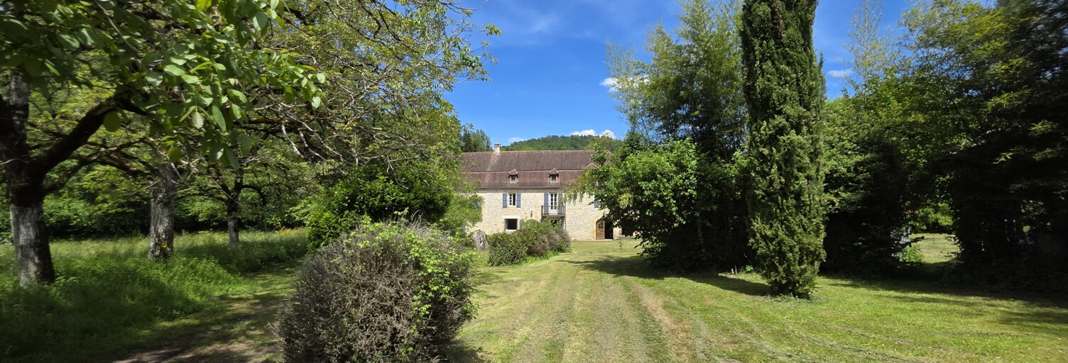 Maison 10 Pièces 230 m² à vendre à Saint-Céré (46400)
