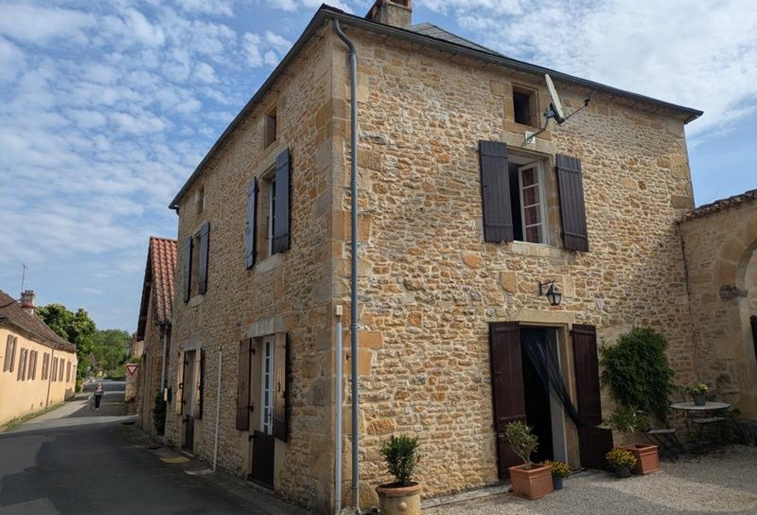 Maison en pierre de 5 pièces principales — photo 1