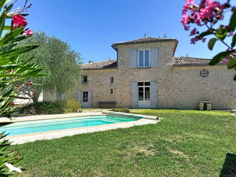 Maison en pierre de 8 pièces principales — photo 1