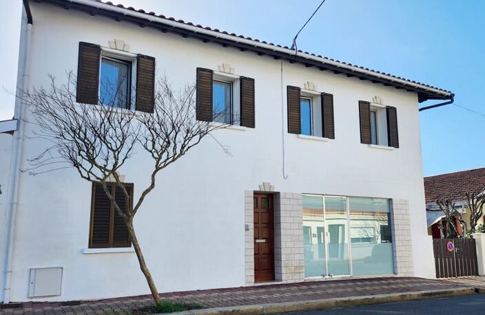 Maison de ville de 7 pièces principales — photo 2