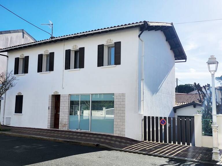 Maison de ville de 7 pièces principales — photo 1
