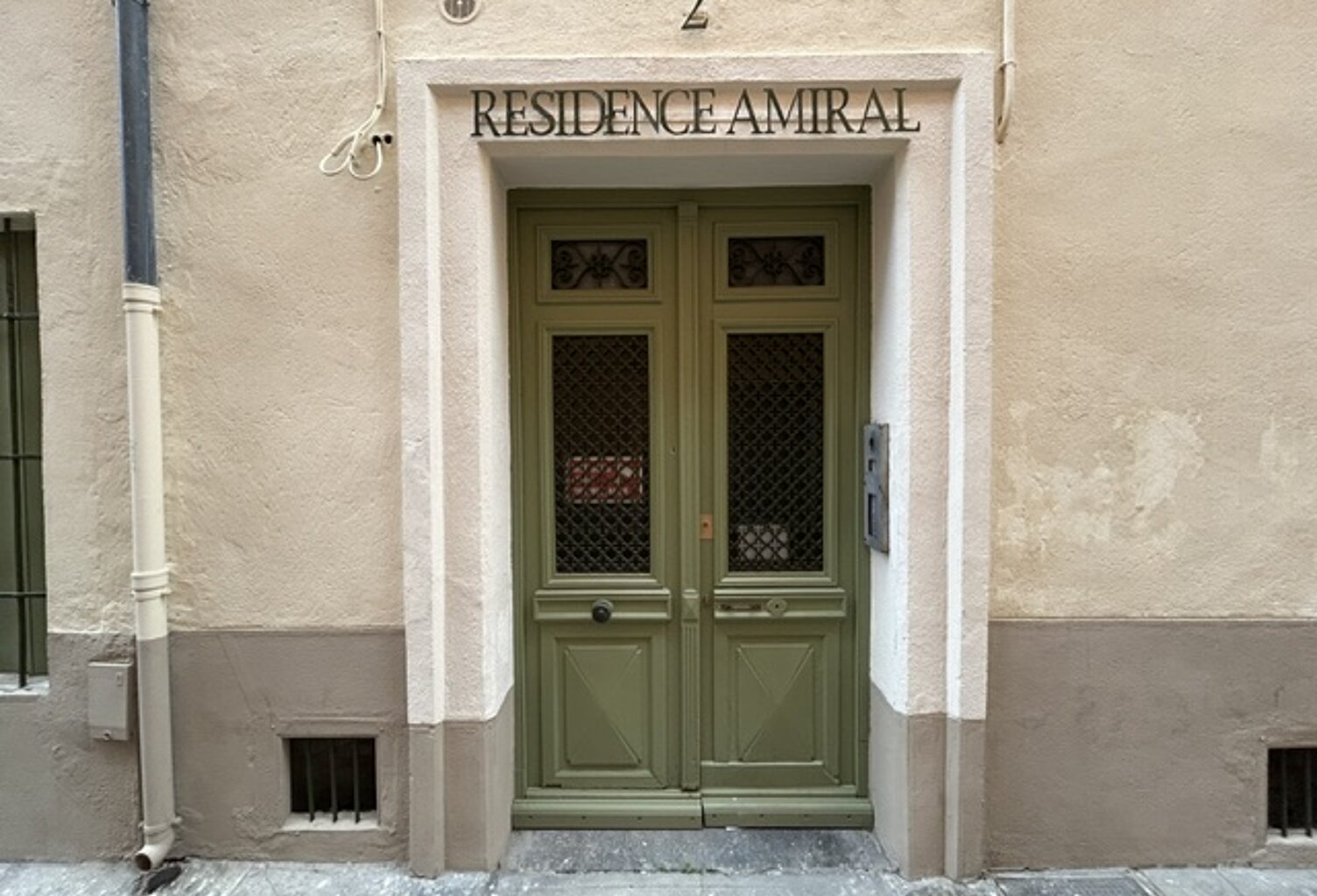 Immeuble -  Rue de la Révolution Française — photo 1