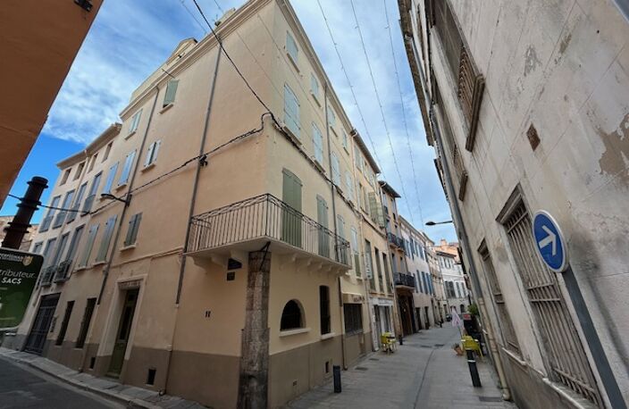 Immeuble -  Rue de la Révolution Française — photo 2