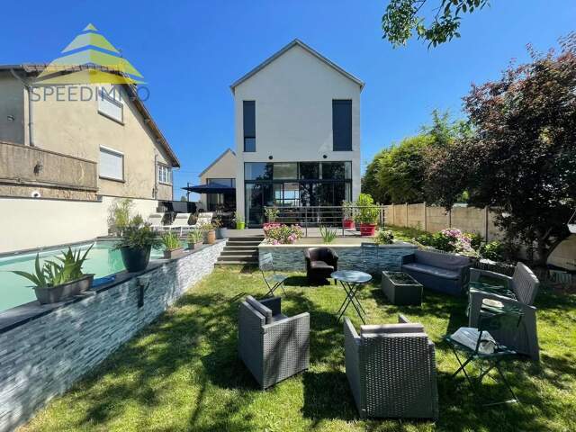 Maison contemporaine de 190 m² à Varennes-Jarcy — photo du bien