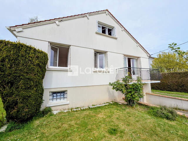 Maison familiale T5 Gravigny 96m² — photo du bien