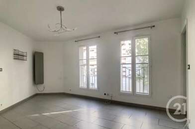 Appartement 2 pièces 911 €