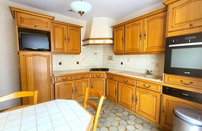 MAISON SUR SOUS-SOL TOTAL - 5 CHAMBRES ET VERANDA — photo 5