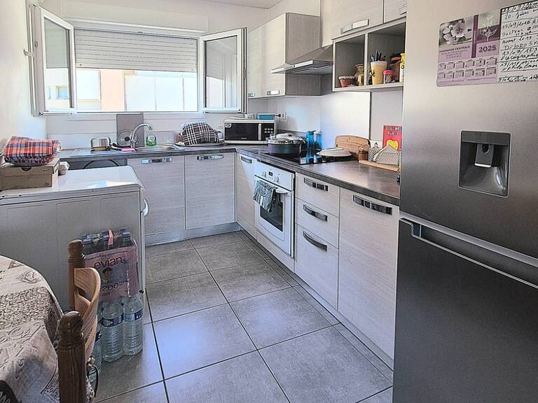 CALVI T3 MODERNE AVEC TERRASSE DE 17 M2 PROCHE DES PLAGES ET COMMERCES — photo 1