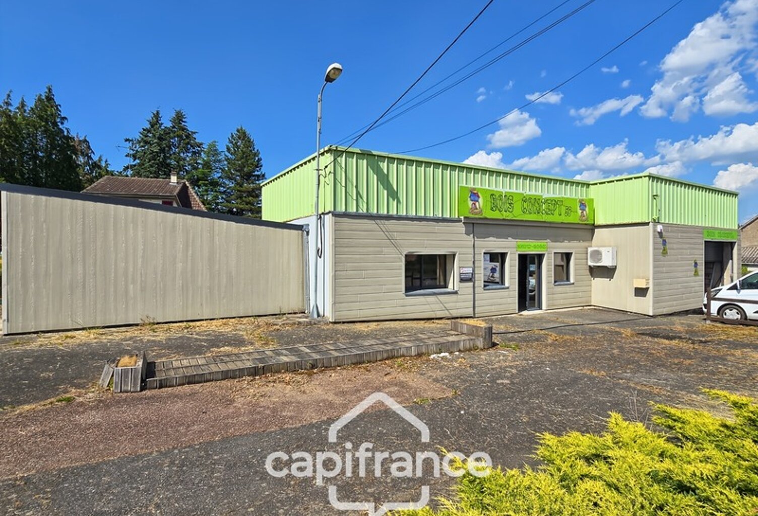 Local d'activité de 352 m² - ALLUY (58) - Showroom, bureau, ateliers et stockage - terrain 1 354 m² — photo 1