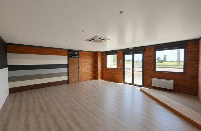 Local d'activité de 352 m² - ALLUY (58) - Showroom, bureau, ateliers et stockage - terrain 1 354 m² — photo 4
