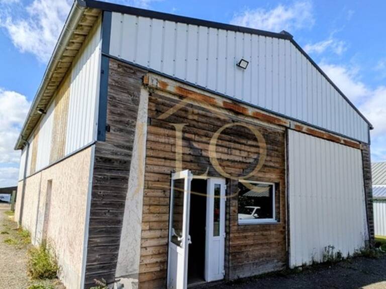 Le camp de base des bâtisseurs - 200 m² de locaux professionnels et 1 452 m² de réserve foncière pour accompagner la croissance de votre entreprise — photo 1