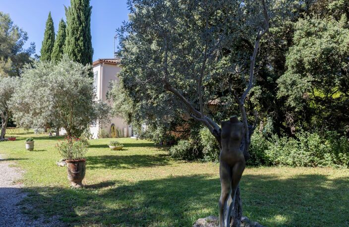 DANS LE CENTRE DE CASTELNAU LE LEZ (34) ,IDEAL PROJET FAMILIAL : MAGNIFIQUE BASTIDE AVEC JARDIN ET TERRAINS CONSTRUCTIBLES — photo 2