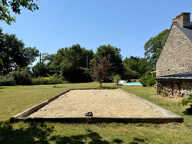 TREMEOC (29) – Corps de ferme rénové de 225 m² au sol avec piscine, studio indépendant, penty et jardin arboré — photo 3