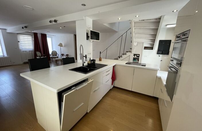 Maison - 234m ² — photo 3