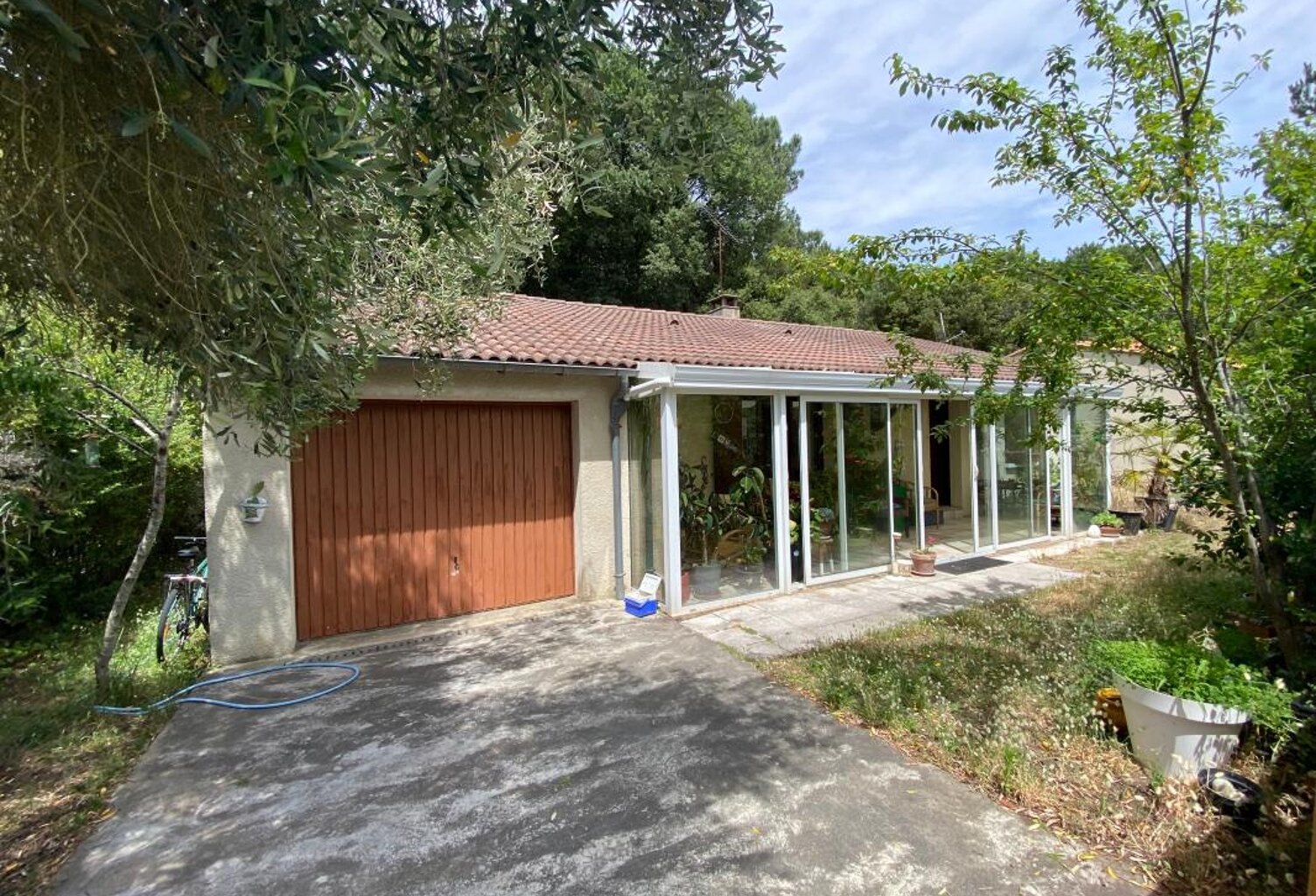 AU CALME, DANS UN QUARTIER RECHERCHÉ PRES DU CENTRE VILLE ET PLAGE DE LA PALMYRE — photo 1